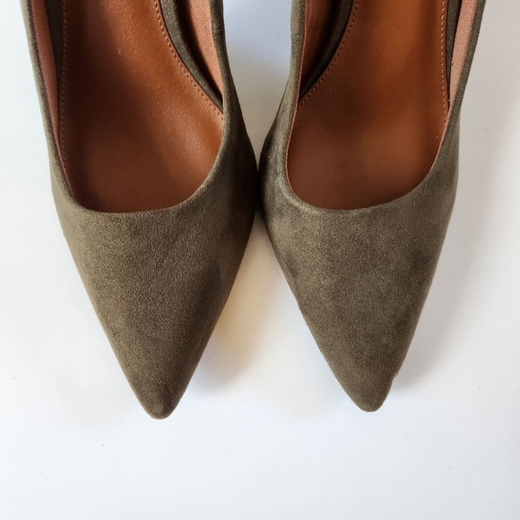 Christian Siriano Heels Olive Green,  Suede Heels, Size 9.5 - Picture 5 of 11